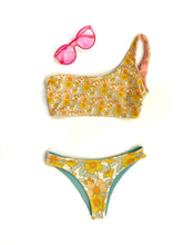 Load image into Gallery viewer, one shoulder top