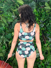 Load image into Gallery viewer, hen and chick hi boi bottom
